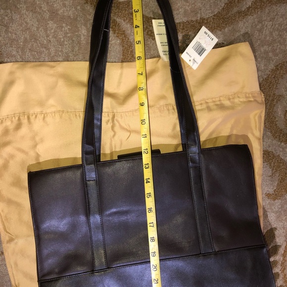 BNWT Lord and Taylor tote, leather - Picture 9 of 12